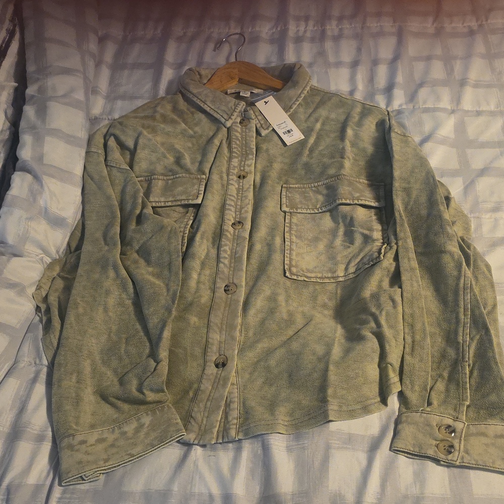 Green shirt/like jacket